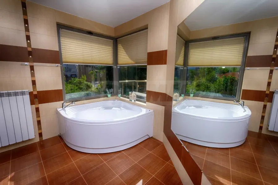 Spacious 3-Bedroom Apartment with River Views in Plovdiv - Image 3