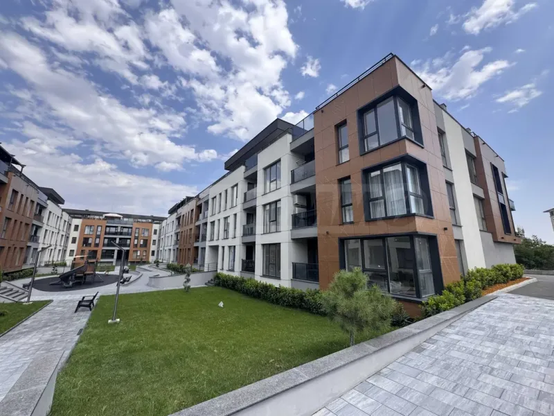 Bright 3-Bedroom Apartment in "Kaza Moderna" Complex - Image 3