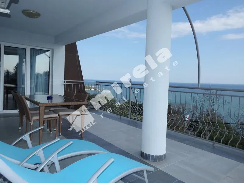 Luxury Waterfront Estate with Stunning Panoramic Views - Image 2
