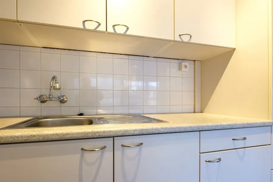 Charming 2-Bedroom Apartment Near Sint-Truiden City Center - Image 2