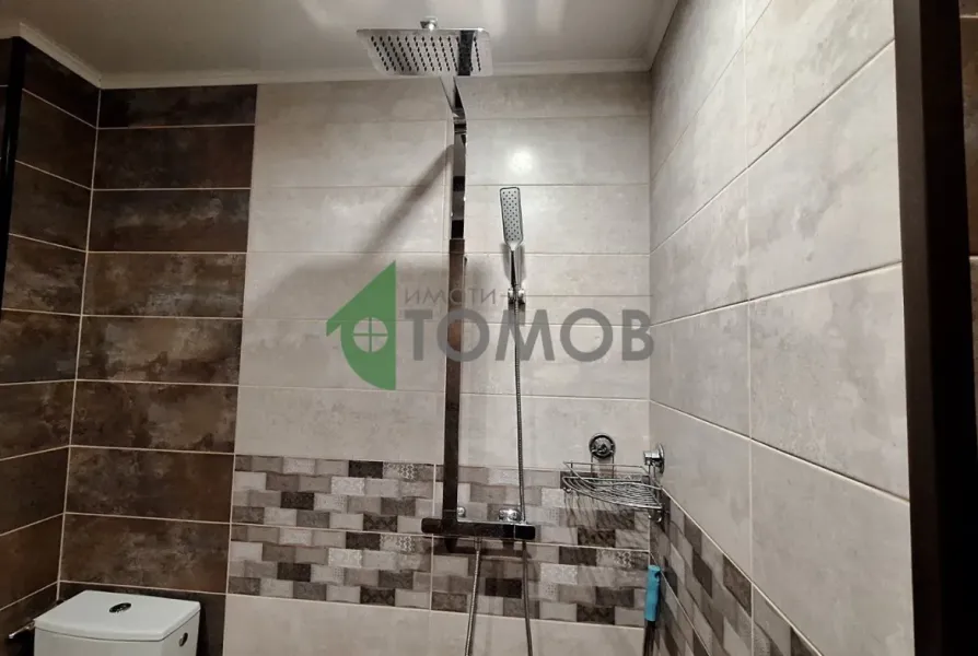 Spacious Three-Bedroom Apartment in Sought-After Stara Zagora - Image 2