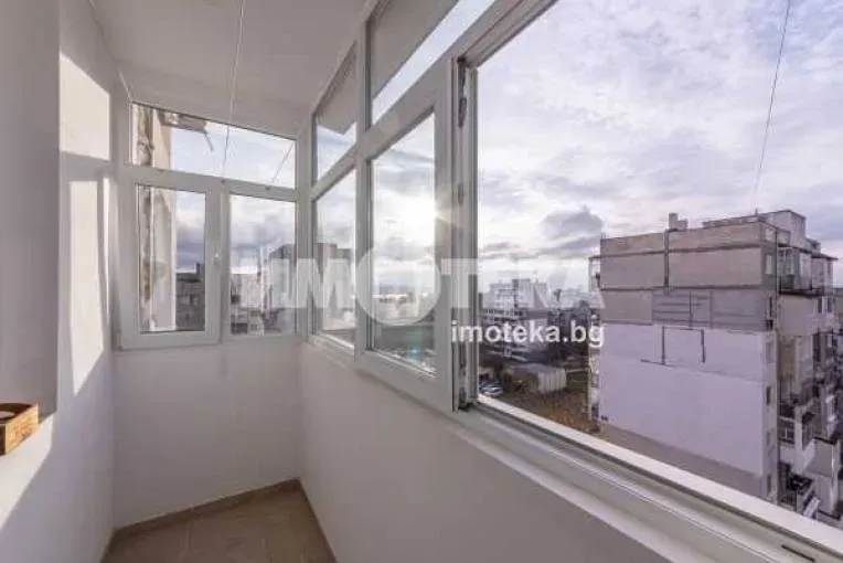 Spacious Fully Furnished Three-Bedroom Apartment for Sale in Varna's Mladezha District - Image 1