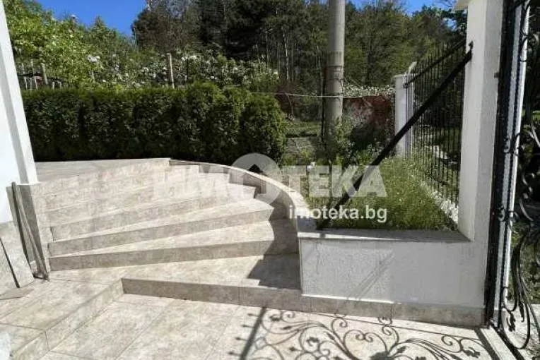 Spacious Villa with Stunning Sea and Forest Views for Sale - Image 2