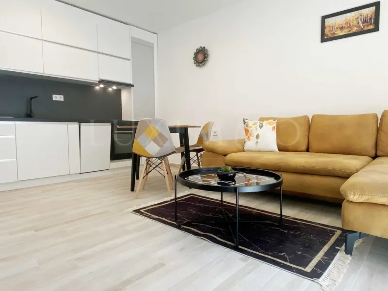 Stylish One-Bedroom Apartment with Parking in Plovdiv's Center - Image 2