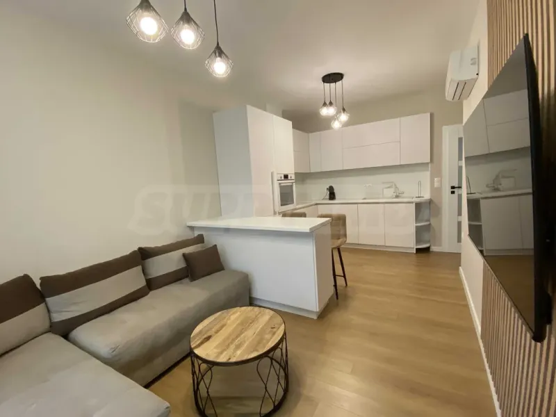 Stylish Three-Bedroom Apartment in Luxury Complex, Plovdiv - Image 4