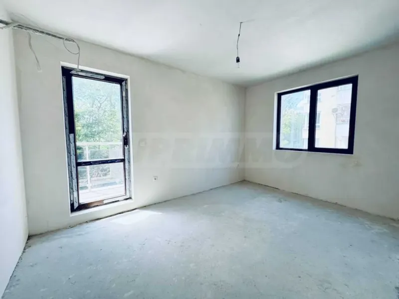 Spacious 3-Bedroom Apartment Near Varna Park - Image 4