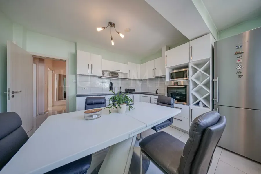 Spacious & Bright Lozenets Apartment with Garage - Fully Furnished - Image 1
