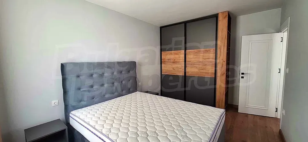 Spacious, Fully Furnished Apartment with Parking in Plovdiv - Image 5