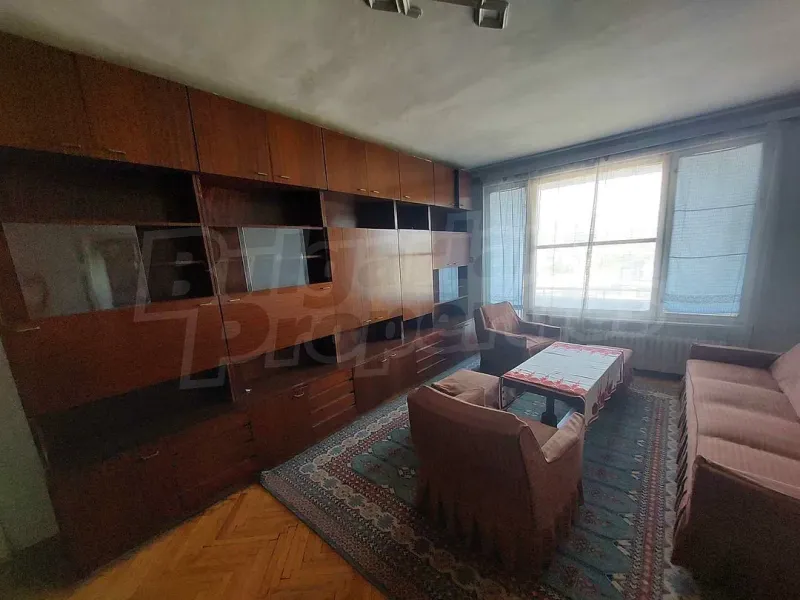Spacious 2-Bed Apartment with Stunning Views in Sofia - Image 3