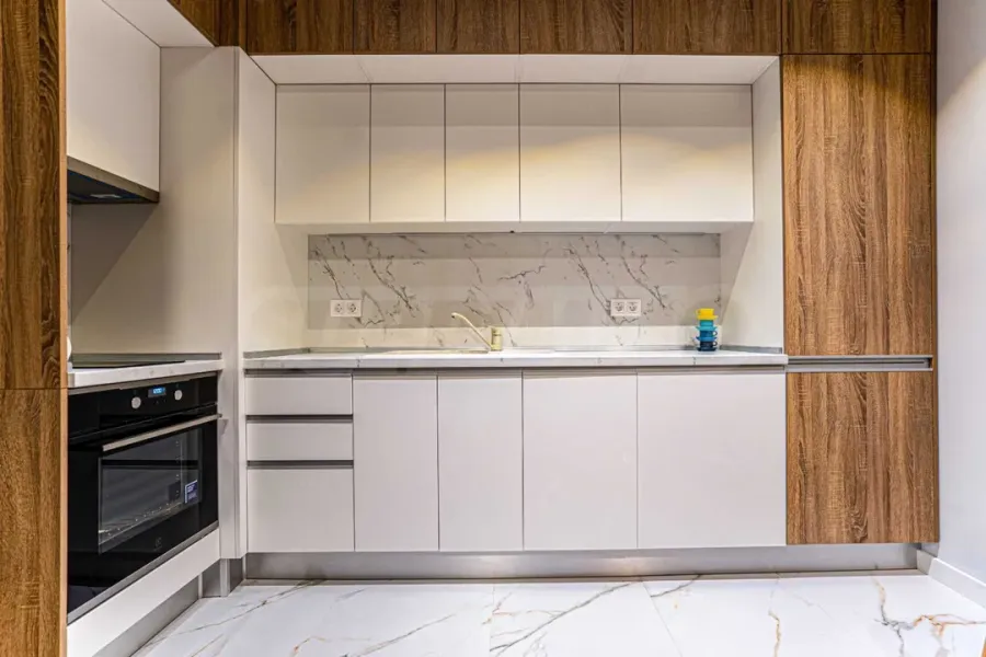Stylish One-Bedroom Apartment in Plovdiv's Hristo Smirnenski - Image 3