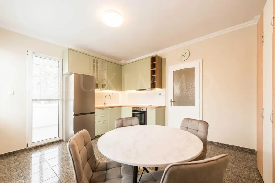 Spacious Apartment Near Sea & Universities - Varna - Image 3