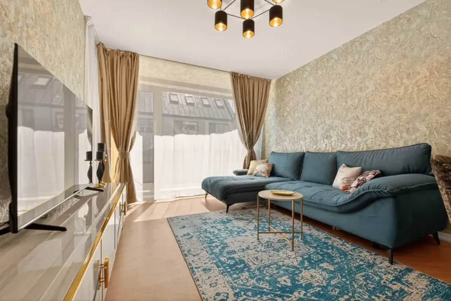 Luxury Varna Apartment Near Cathedral, Garage Included - Image 2
