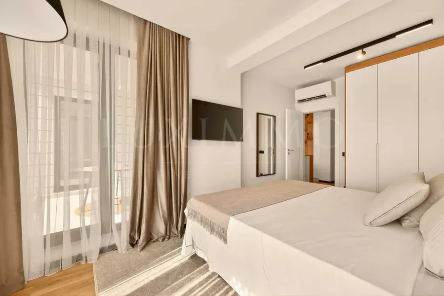 Spacious, Fully Furnished Apartment in Varna's Saltanat Complex - Image 2