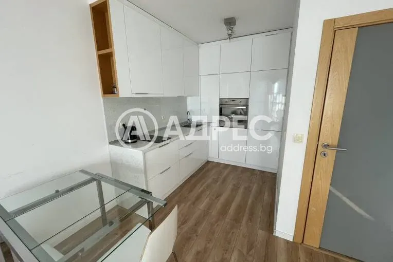 Bright 2-Bedroom Apartment for Rent in Varna's Brz District - Image 5