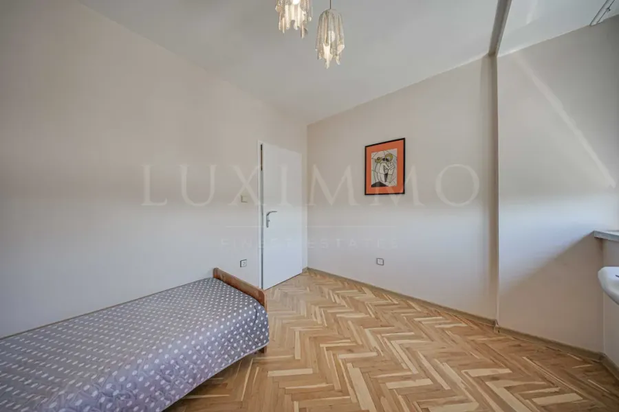 Spacious, Fully Furnished Apartment with Stunning City Views - Image 3