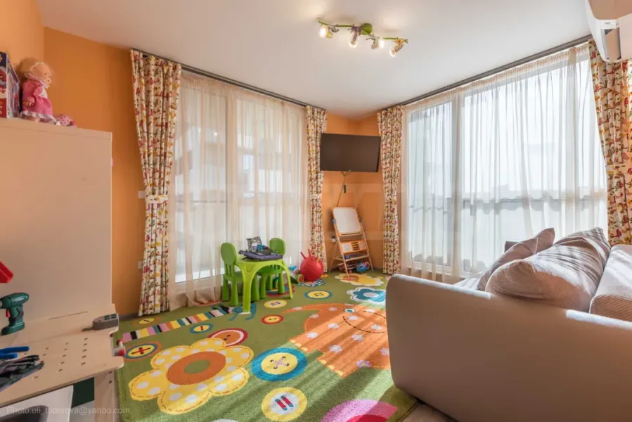 Spacious 3-Bedroom Apartment with Parking Near Grand Mall, Varna - Image 4