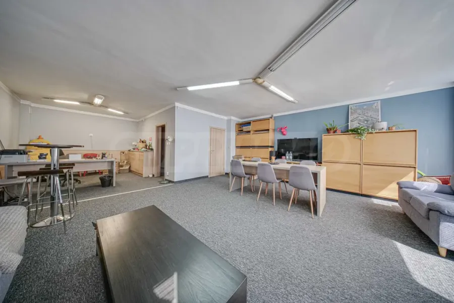 Spacious 3-Bedroom Apartment near "Marinel" Hotel - Sofia - Image 2