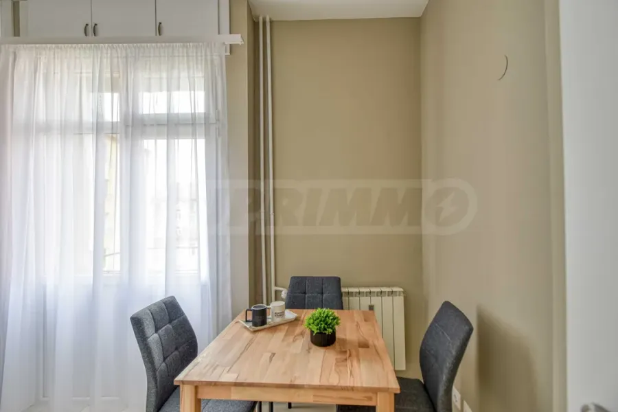 Stylish Fully Furnished Apartment in Sofia Center - Near University - Image 2
