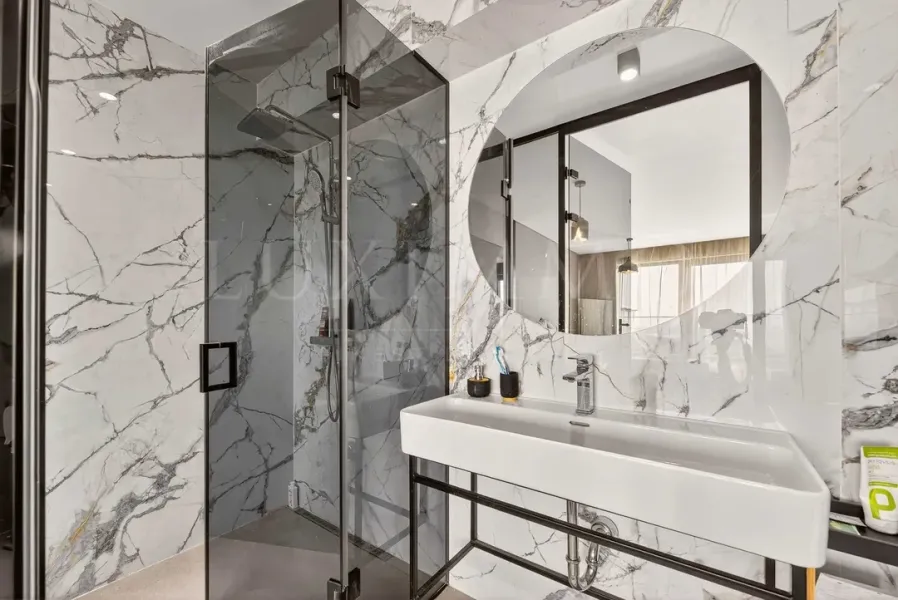 Luxury Apartment with Sea Views & Terrace in Sveti Nikola - Image 2