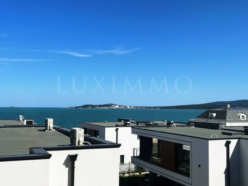 Stylish One-Bedroom Apartment Near Beach in Kraymorie, Burgas - Image 1