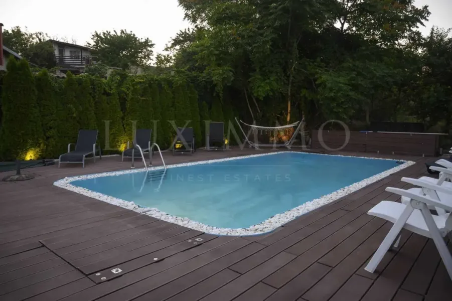 Luxury Family Home with Pool, Sauna & Garage in Varna - Image 1