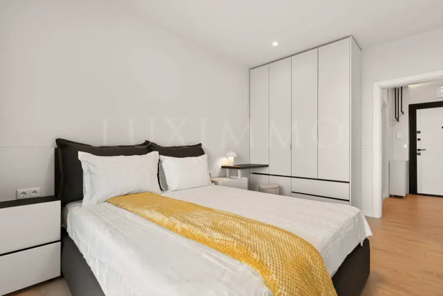 Luxurious Varna Apartment with Parking – Briz District - Image 5