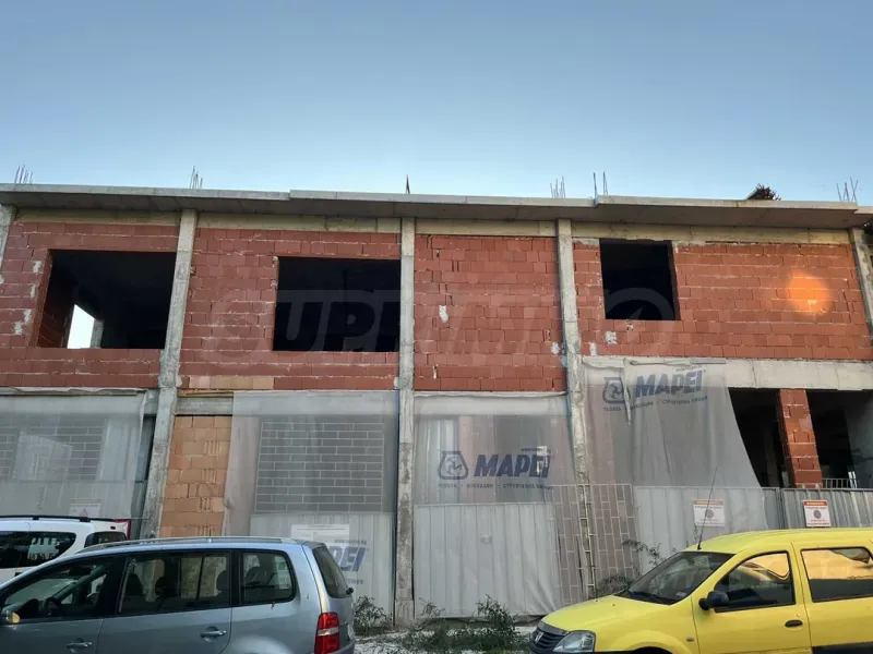 Spacious Four-Room Apartment with Panoramic Terrace in Burgas - Image 3