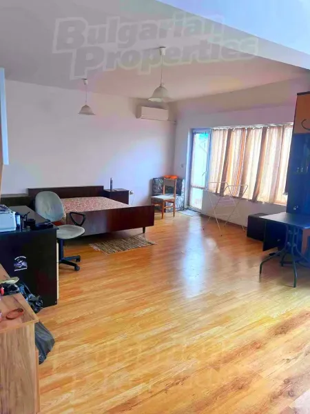 Bright, Fully Furnished Studio in Burgas - Vazrazhdane Area - Image 2