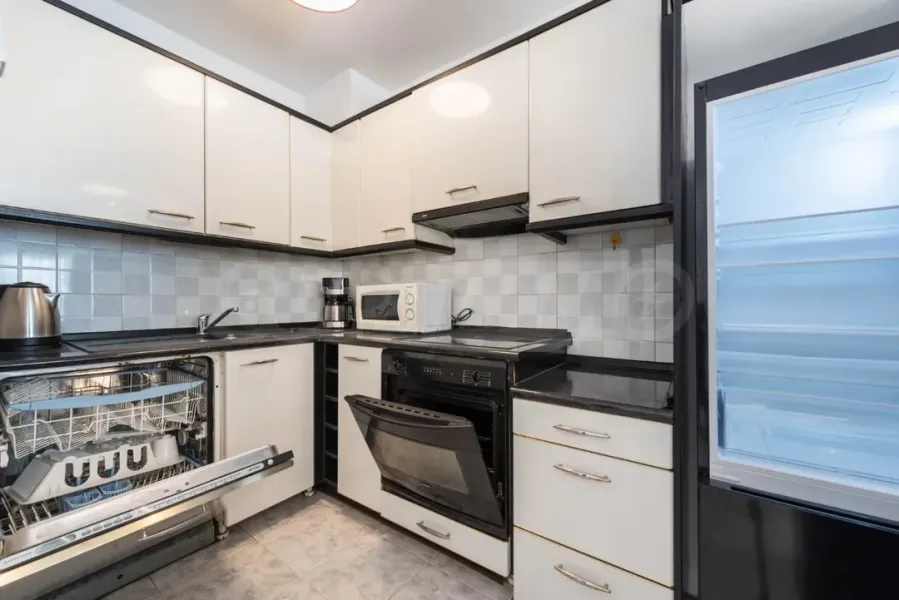 Spacious, Fully Furnished Apartment Near Varna University - Image 1