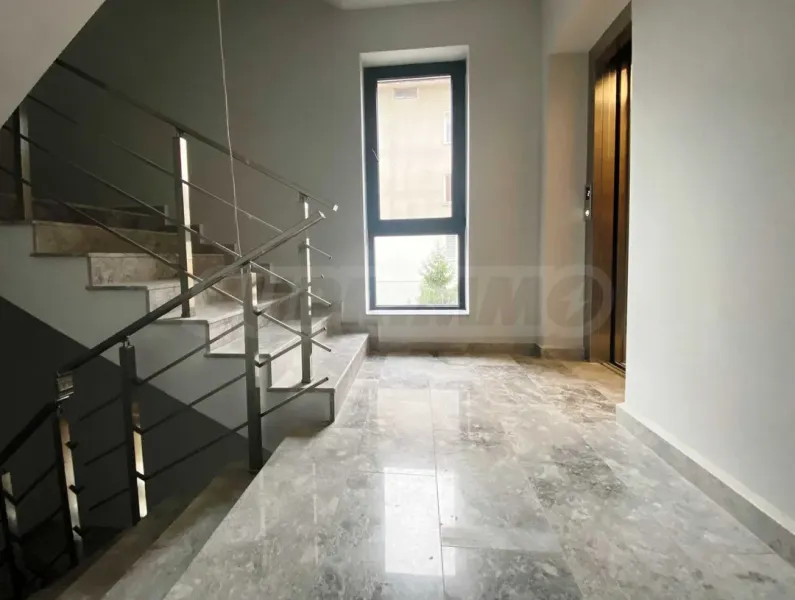 Spacious 2-Bedroom Apartment w/ Parking, Plovdiv - Image 3