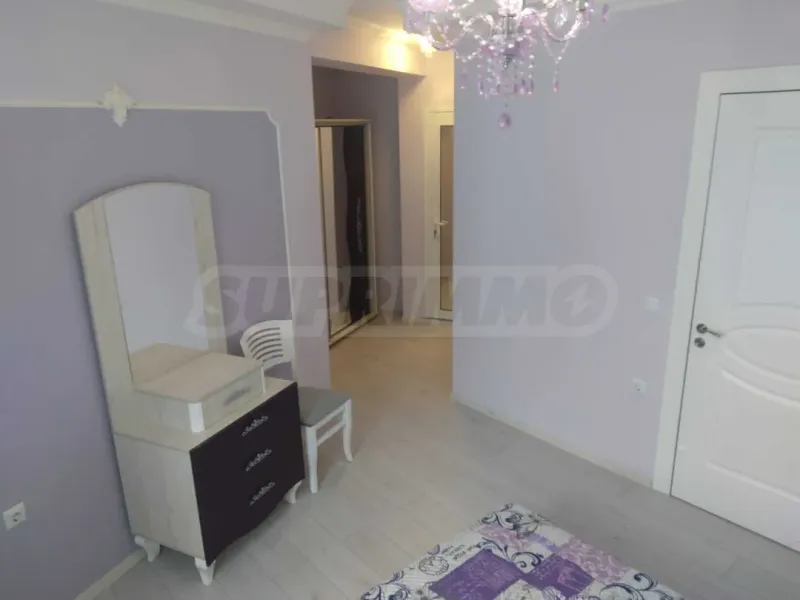 Spacious 4-Bedroom Apartment in Varna's " Mladost" Area - Image 5