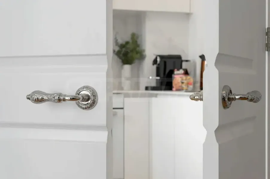 Luxury Varna Apartment - Fully Furnished, Prime Location - Image 2