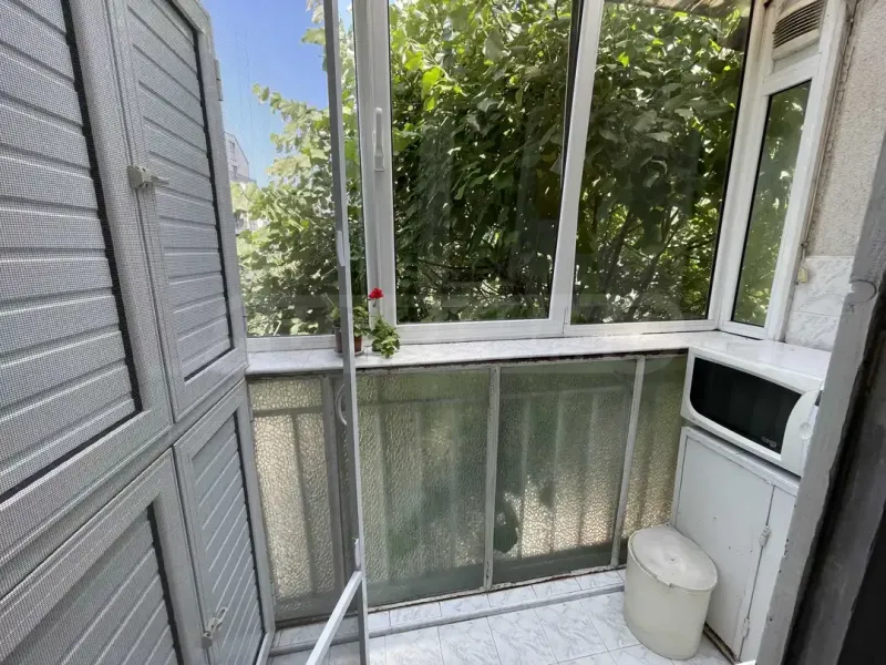 Spacious Varna Apartment with Garage & Terrace - Image 5