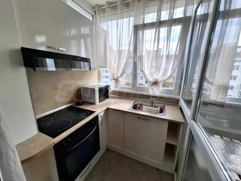 Bright 2-Bedroom Apartment Near Varna City Center - Image 3