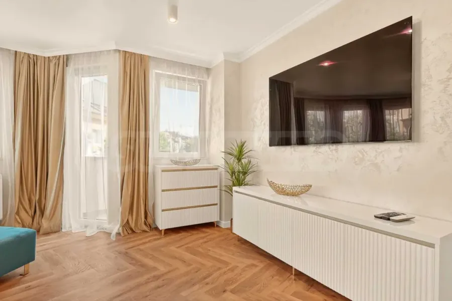 Luxury 3BR Apartment - Varna City Center - Image 2