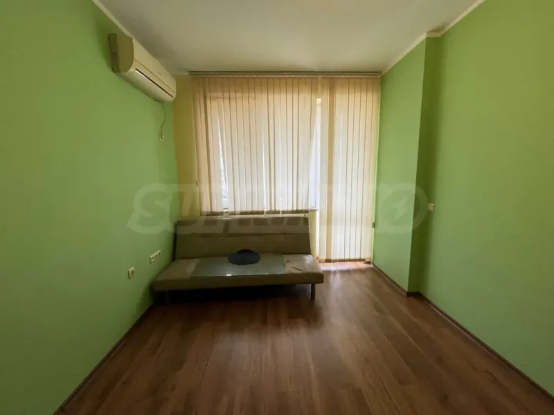 Spacious 3-Bedroom Apartment Near Sea Garden, Burgas - Image 4