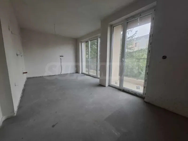 Spacious 2-Bedroom Flat in Sofia, Bulgaria - Image 5