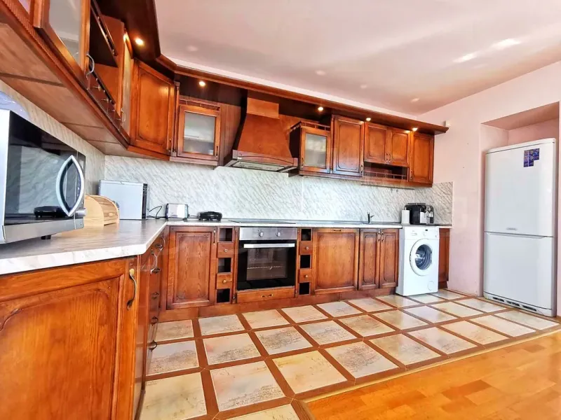 Stylish Varna Apartment - Central Location, Furnished, 103m2 - Image 4