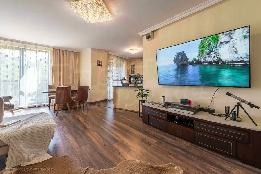Spacious 3-Bedroom Luxury Apartment with Pool in Varna, Bulgaria - Image 1