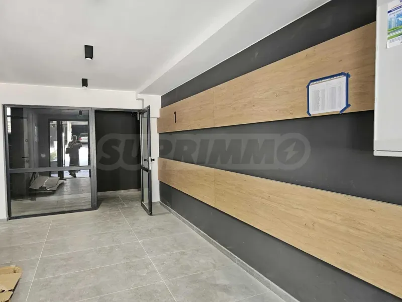 Modern 2-Bedroom Apartment Near Grand Mall, Varna - Image 5