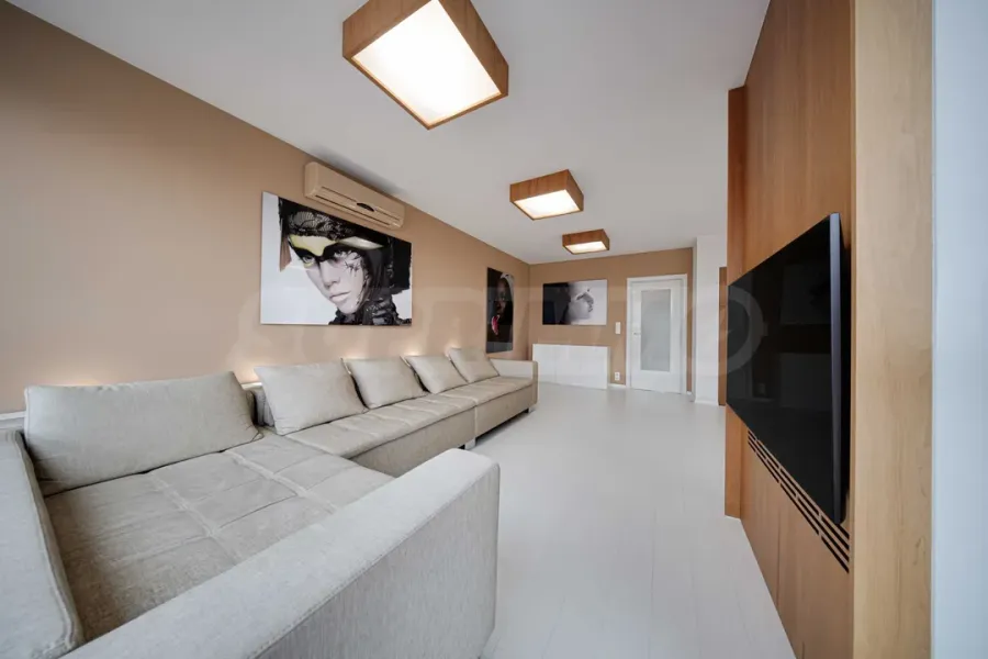 Luxurious Sofia Penthouse - City Center Gem - Image 3