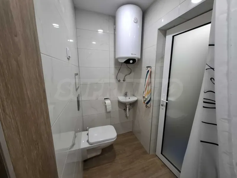 Bright 3-Bedroom Apartment in Varna's Greek Quarter - Fully Furnished - Image 5