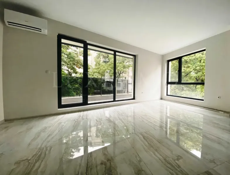 Modern 1-Bedroom Apartment w/ Parking - Plovdiv, BG - Image 1