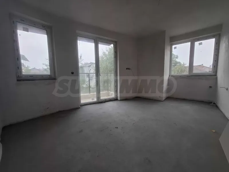 Spacious 2-Bedroom Flat in Sofia, Bulgaria - Image 2