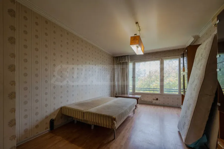 Spacious 2-Bedroom Apartment Near Metro in Sofia - Image 1