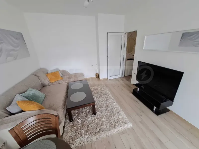 Bright 2-Bedroom Apartment Near Varna City Center - Image 2