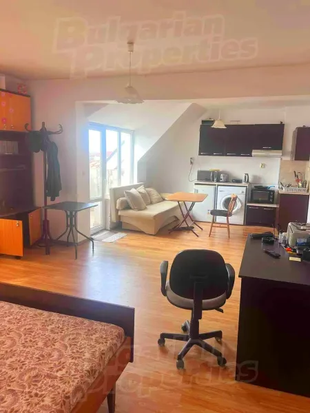 Bright, Fully Furnished Studio in Burgas - Vazrazhdane Area - Image 4