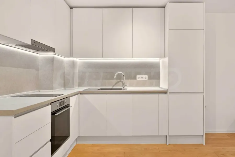 Stylish 2-Bedroom Apartment in Central Varna - Fully Furnished - Image 3