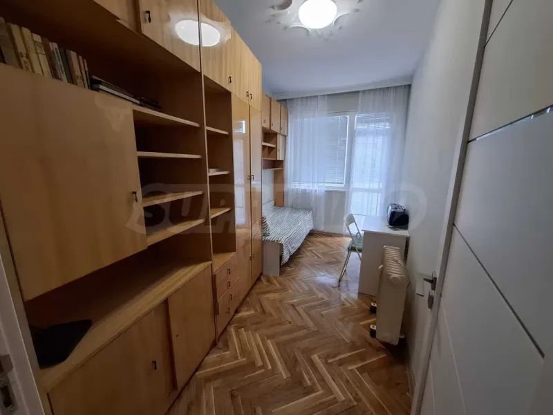 Bright 3-Bedroom Apartment in Varna's Greek Quarter - Fully Furnished - Image 2