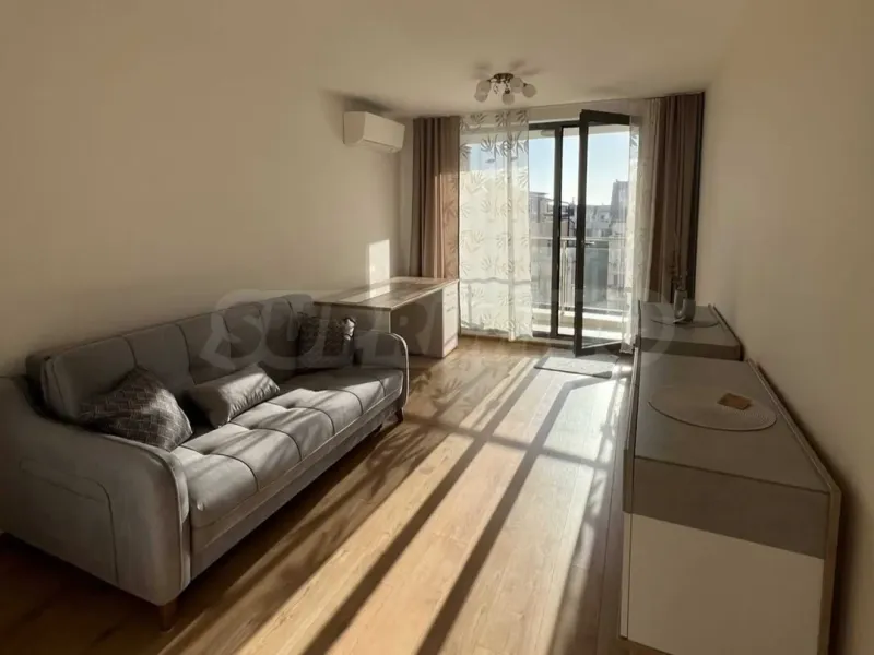 Varna Luxury Apartment with Parking Space - Image 2